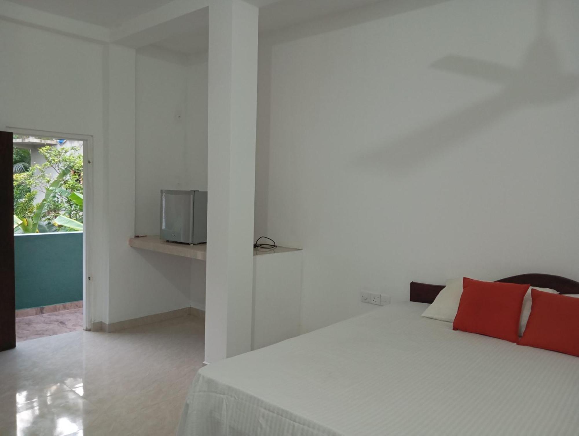 Villa Sidu Induruwa Exteriör bild